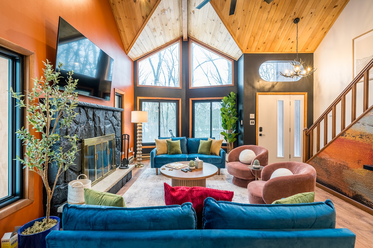 Foxdale Luxury Retreat, listing photo 1