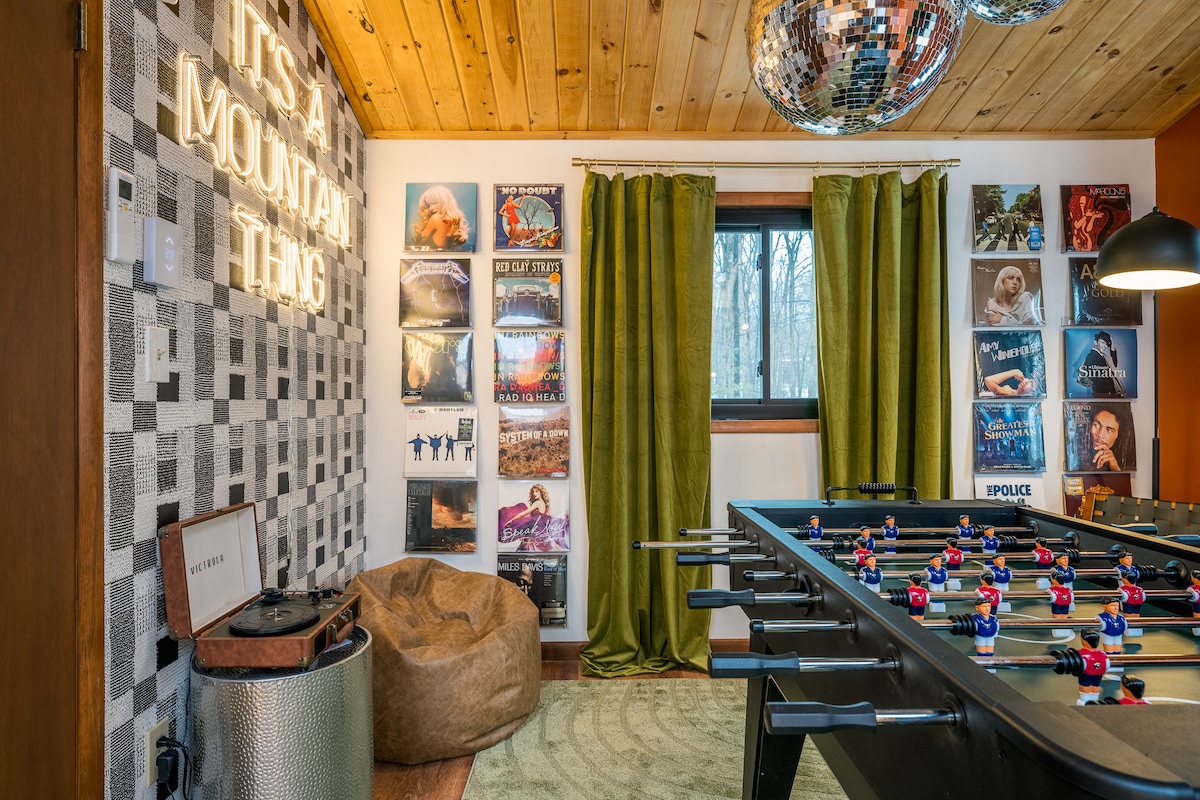 Foxdale Luxury Retreat, listing photo 4